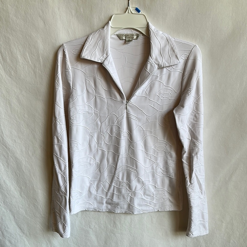 Casual Corner white stretch textured top, size S